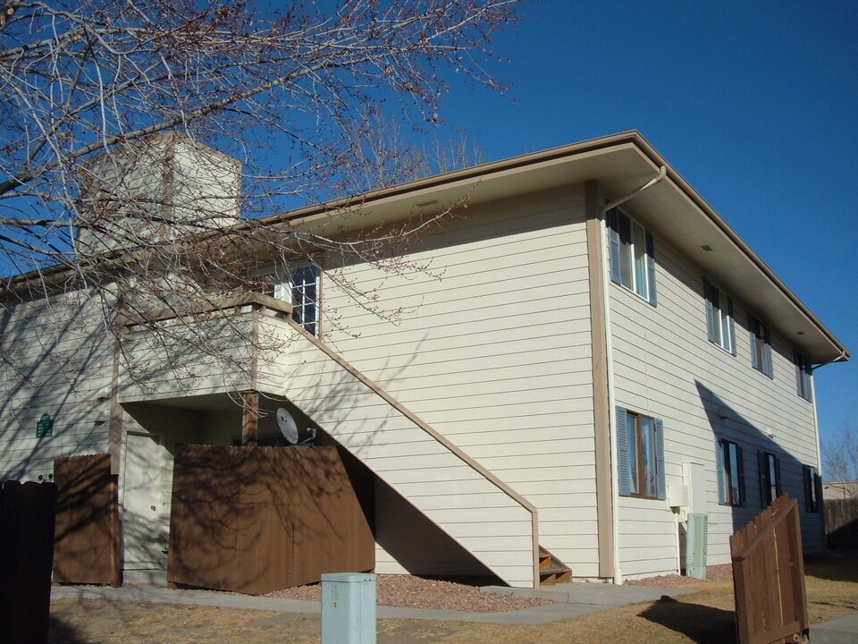 4429 Hunting Meadows Cir in Colorado Springs, CO - Foto de edificio