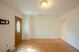 21 17th St SE in Washington, DC - Building Photo