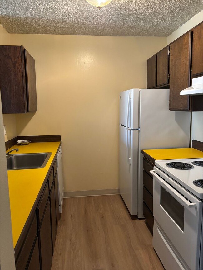 8715 SW Brightfield Cir in Portland, OR - Building Photo - Building Photo