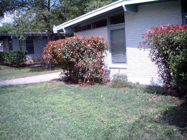 327 Sharon Dr in San Antonio, TX - Building Photo - Building Photo
