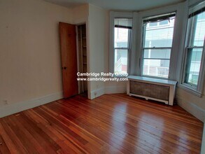 381 Harvard St, Unit 22A in Cambridge, MA - Building Photo - Building Photo