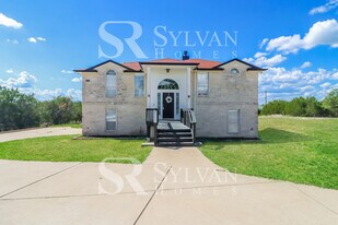 4206 Glendale Ln in Lago Vista, TX - Building Photo