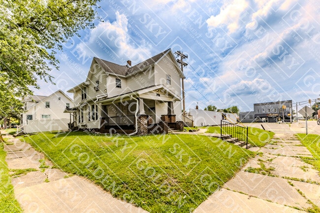 property at 115 E Willard St