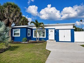 4011 Helena St NE in St. Petersburg, FL - Building Photo