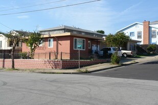 331 Pine St in South San Francisco, CA - Building Photo
