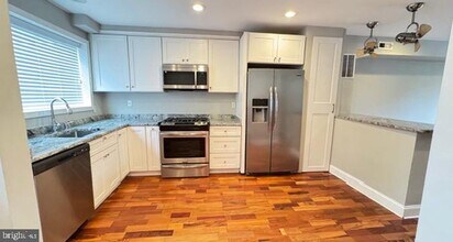 814 S Oak St in Arlington, VA - Building Photo - Building Photo