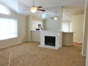 649 Babbling Brook Dr in Saginaw, TX - Building Photo - Building Photo