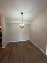 533 Aspen Glen Dr, Unit 311 in Cincinnati, OH - Building Photo - Building Photo