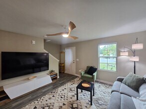 7401 Humble Farm Dr in Liberty, NC - Building Photo - Building Photo