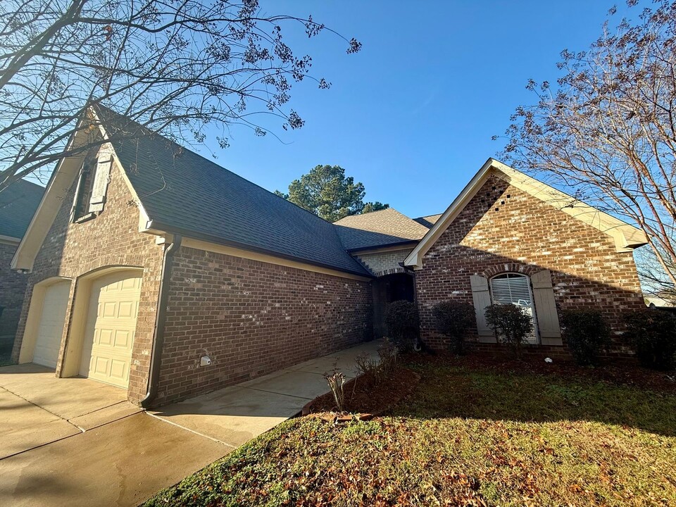 105 Wells Ct in Canton, MS - Building Photo