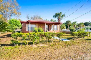 3206 N Miller St in Pensacola, FL - Building Photo