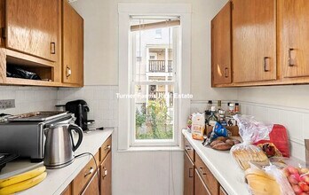 116 Pearson Rd, Unit 2 in Somerville, MA - Foto de edificio - Building Photo
