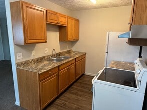 4 Bryant Ln in Hamilton, OH - Building Photo - Building Photo