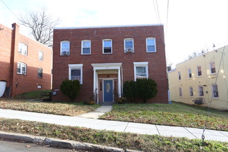 3212 28th St SE in Washington, DC - Building Photo - Building Photo