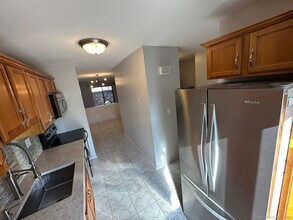 56 Webster Ct in Newington, CT - Building Photo - Building Photo