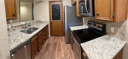 111 Briar Ridge Dr in Bellville, TX - Building Photo - Building Photo