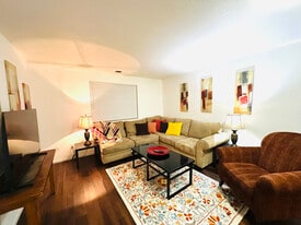 1270 W Newlands Dr in Fernley, NV - Building Photo