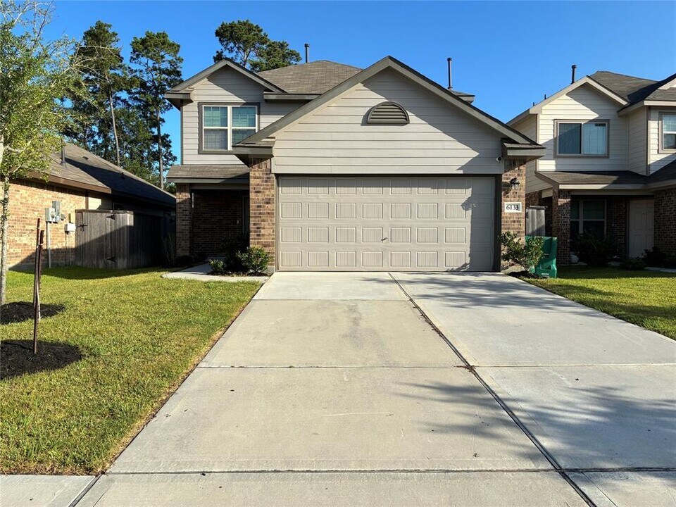 6133 Dunsmore Cyn Ln in Porter, TX - Building Photo