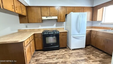 2128 Dunes Way Dr W in Jacksonville, FL - Building Photo - Building Photo