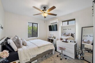 342 SW 22nd St in Fort Lauderdale, FL - Building Photo - Building Photo