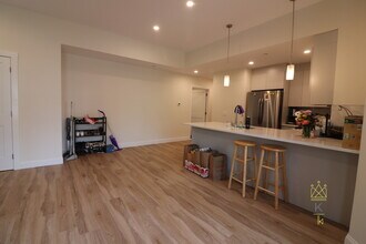 460 Washington St, Unit #1 in Boston, MA - Building Photo - Building Photo