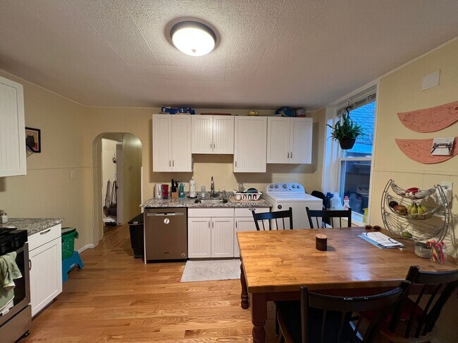 31 Cameron Ave in Somerville, MA - Building Photo - Building Photo