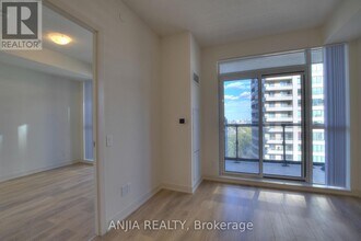 4955 Yonge St in Toronto, ON - Building Photo - Building Photo