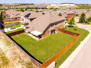 2502 Golden Rain in San Antonio, TX - Building Photo - Building Photo