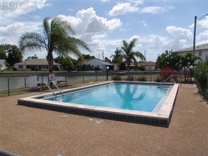 Lorain Apartments in Cape Coral, FL - Building Photo - Building Photo