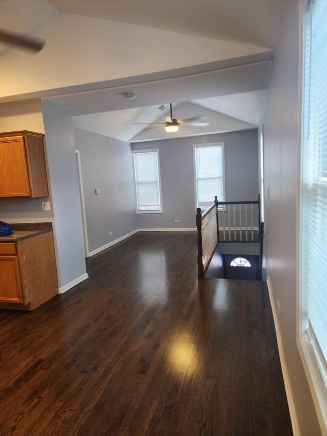 561 W 18th St in Chicago, IL - Foto de edificio - Building Photo