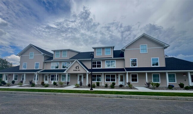 45 Park Ave in Wallkill, NY - Building Photo - Building Photo
