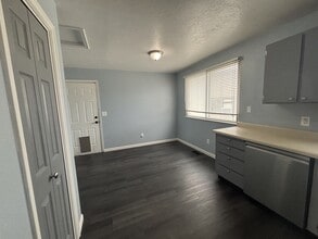 4042 Powder View Cir in West Valley City, UT - Building Photo - Building Photo