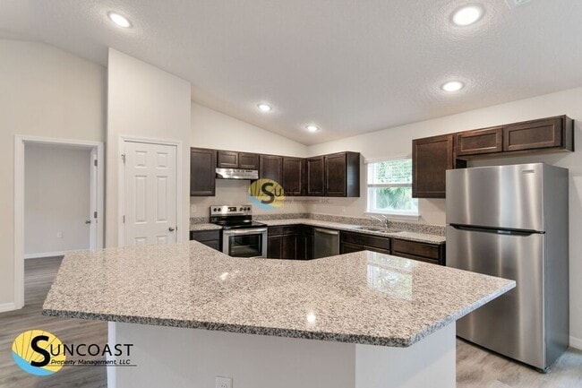 8009 N Primrose Dr in Citrus Springs, FL - Building Photo - Building Photo