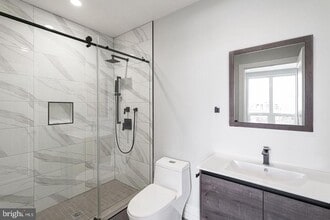 526 Brown St in Philadelphia, PA - Building Photo - Building Photo