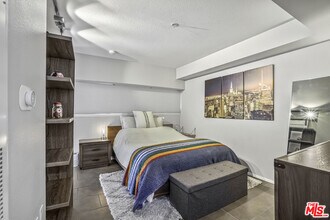 7320 Hawthorn Ave in Los Angeles, CA - Foto de edificio - Building Photo