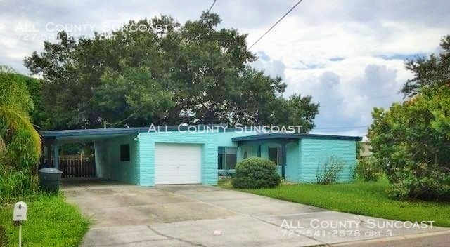 2211 Edythe Dr in Dunedin, FL - Building Photo - Building Photo