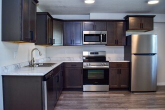 1991 Sky Park Dr in Medford, OR - Building Photo - Building Photo