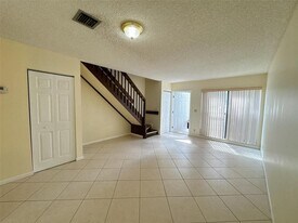 9784 NW 14th St in Coral Springs, FL - Building Photo