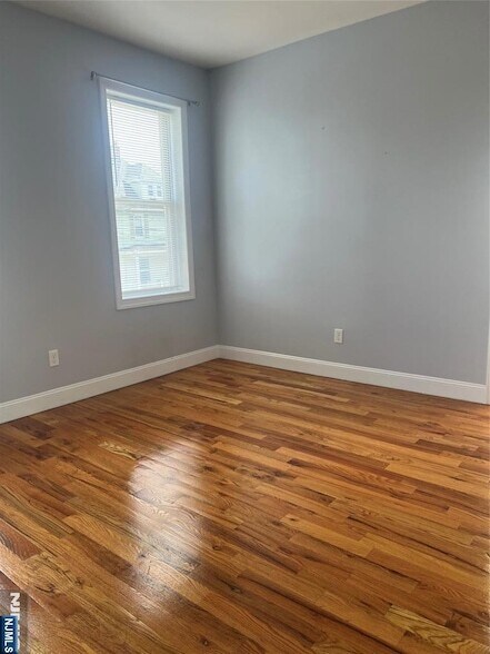 179 Randolph Ave in Clifton, NJ - Building Photo