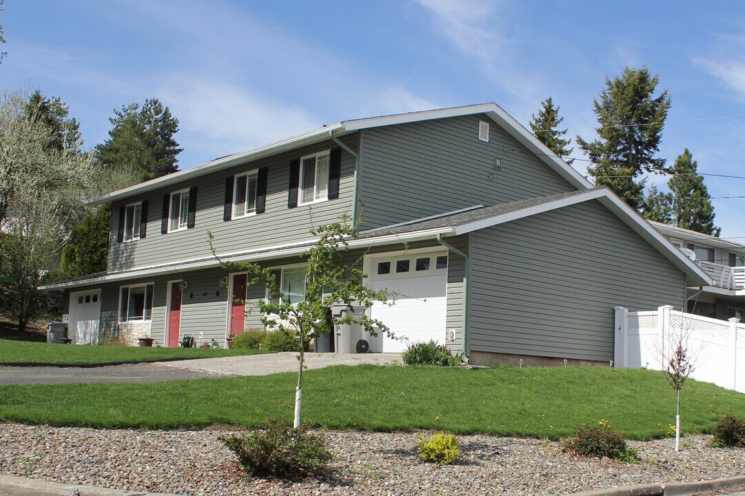 1420 NW Deane St in Pullman, WA - Foto de edificio