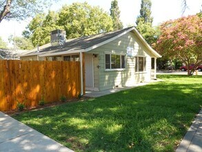 832 Orient St in Chico, CA - Building Photo - Building Photo