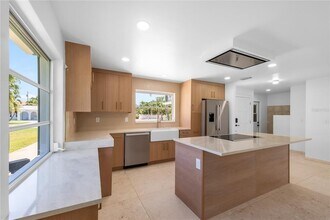 114 8th St in Belleair Beach, FL - Building Photo - Building Photo