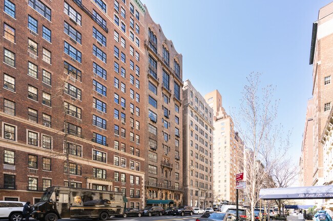 160 E 72nd St
