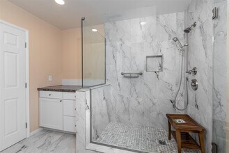 12015 Califa St in Valley Village, CA - Foto de edificio - Building Photo