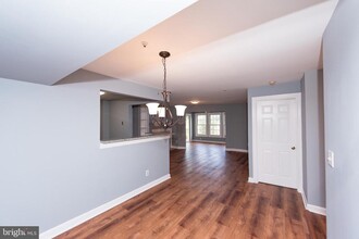 12221 Fairfield House Dr in Fairfax, VA - Building Photo - Building Photo