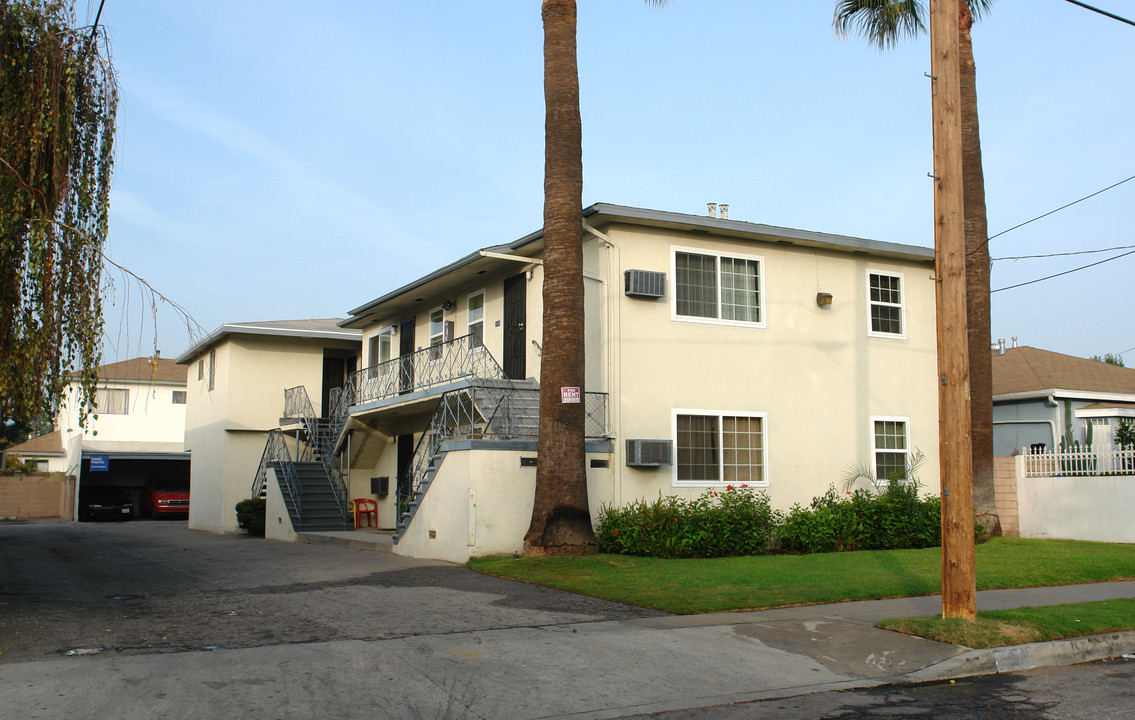 5717 Fulcher Ave in North Hollywood, CA - Building Photo