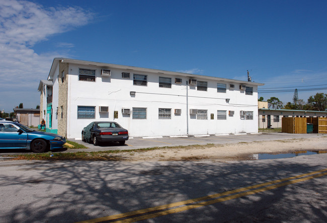 1265 Sharazad Blvd in Opa Locka, FL - Building Photo - Building Photo