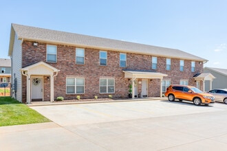 Wynwood Apartments in Clarksville, TN - Foto de edificio - Building Photo