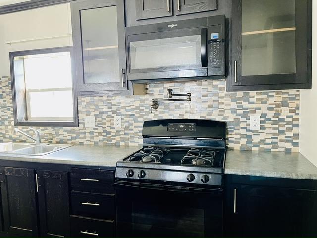 829 Willowbrook Dr in Lockport, NY - Building Photo - Building Photo