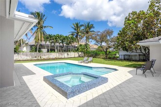 707 Portside Dr in Naples, FL - Building Photo - Building Photo